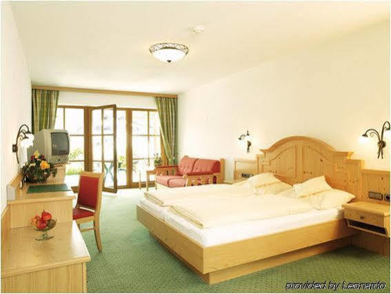 Hotel Schatten การ์มิช-พาร์เทนเคียร์เชน ภายนอก รูปภาพ